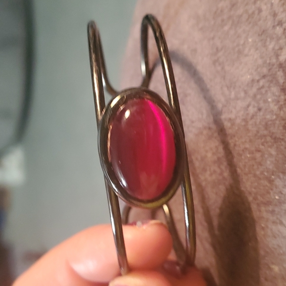 90s black gunmetal cuff ,glass faux tiger Eye or pearly hot pink stone - Picture 3 of 4